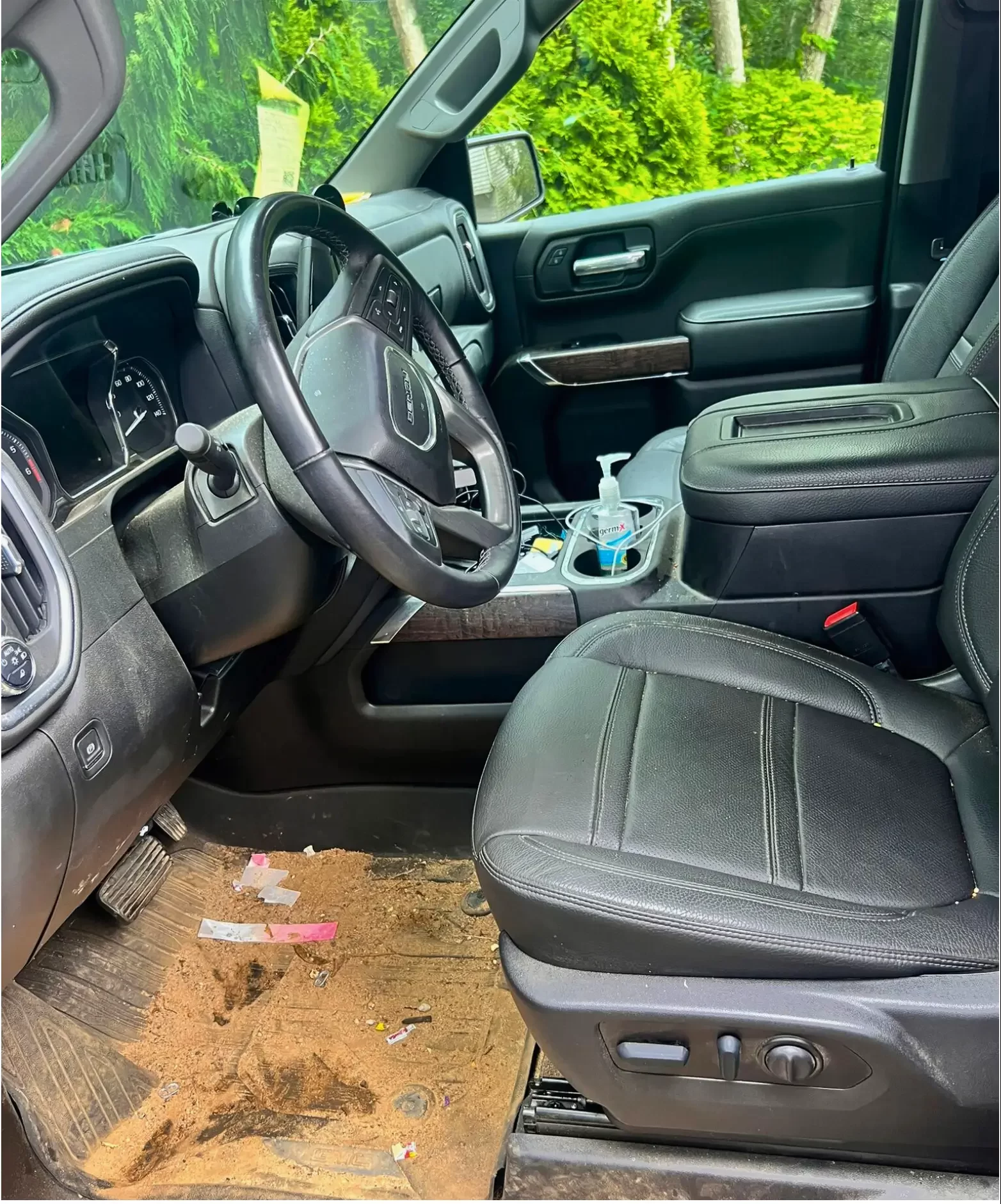 Spotless Auto Detailing - EXCLUSIVE PROFESSIONAL AUTO CLEANING AT MARTHA'S VINEYARD! Our committed team provides unmatched services, ensuring peace of mind and confidence for Martha's Vineyard residents and tourists. Book now and let your car bask in the radiance of spotlessness!